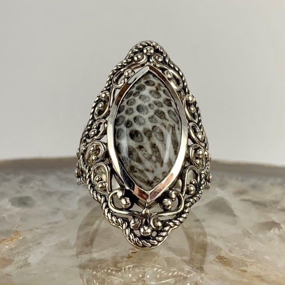 Natural Black Coral Ring In Stamped 925 Sterling Silver  Size 5 - Picture 2 of 5